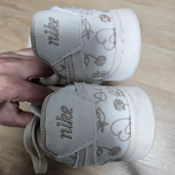[BUNJANG] Nike Flower Pattern Sneakers (240mm) / 나이키 플라워 패턴 운동화 240사이즈