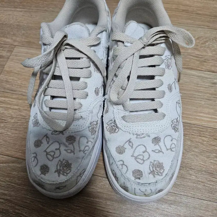 [BUNJANG] Nike Flower Pattern Sneakers (240mm) / 나이키 플라워 패턴 운동화 240사이즈