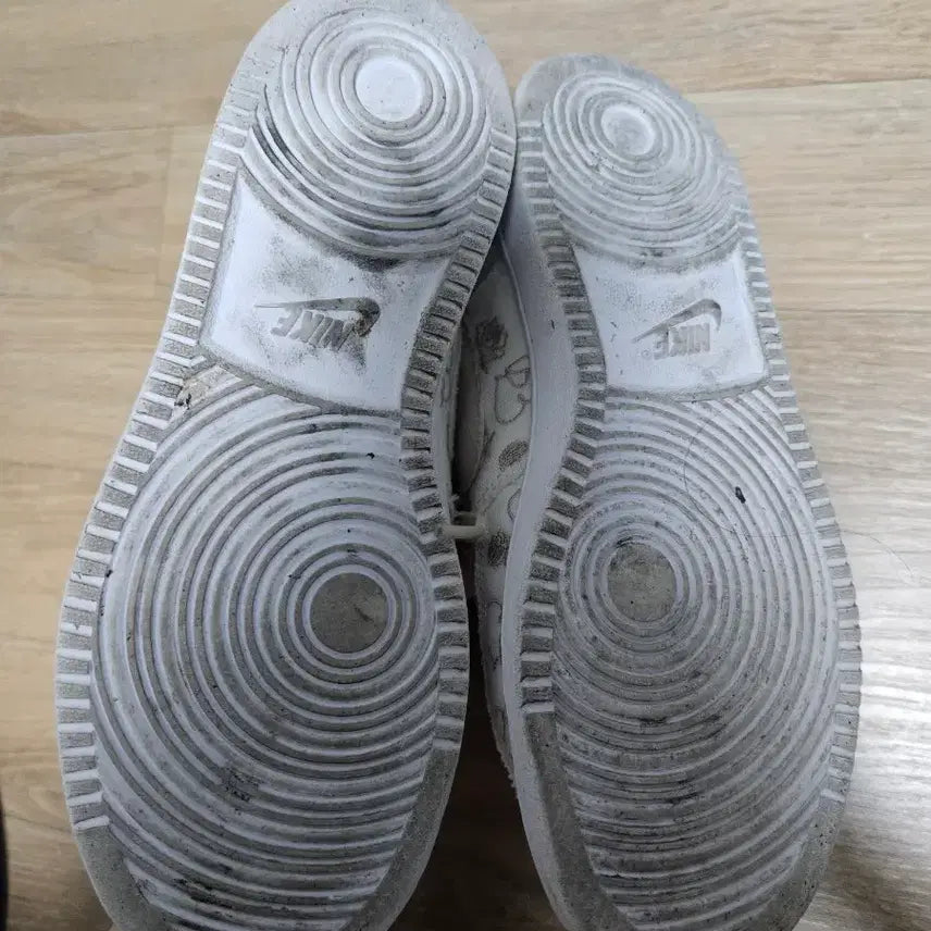 [BUNJANG] Nike Flower Pattern Sneakers (240mm) / 나이키 플라워 패턴 운동화 240사이즈