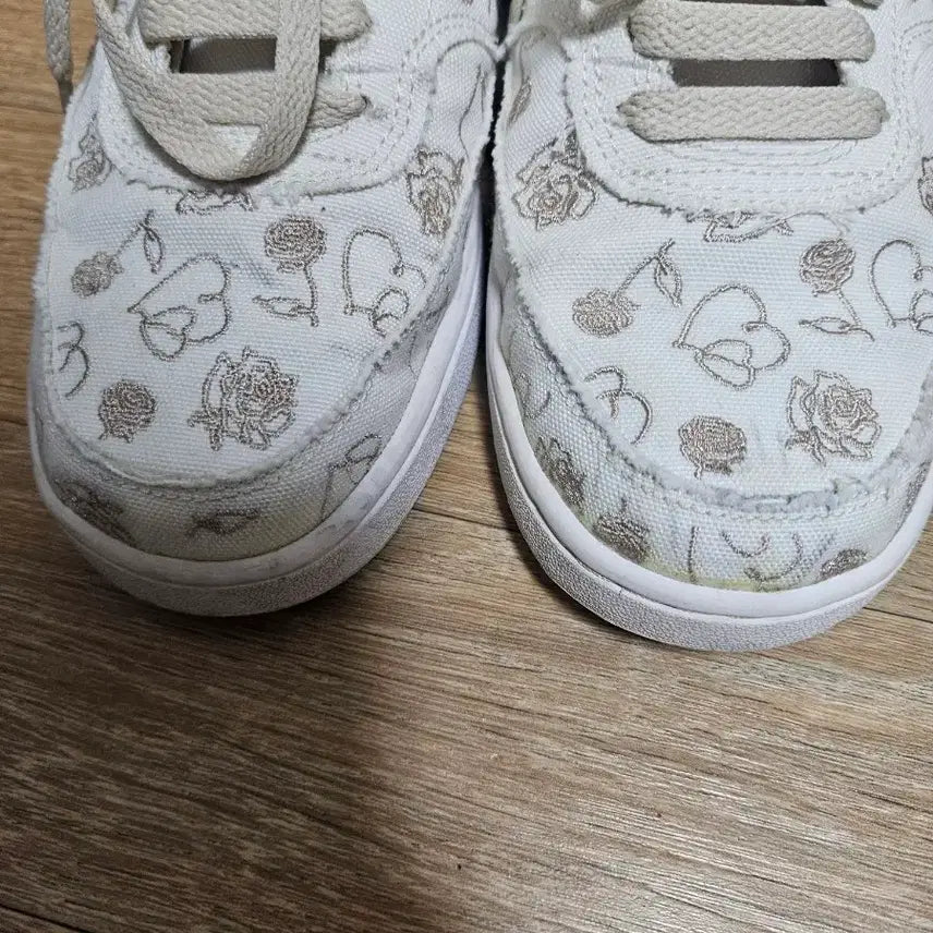 [BUNJANG] Nike Flower Pattern Sneakers (240mm) / 나이키 플라워 패턴 운동화 240사이즈