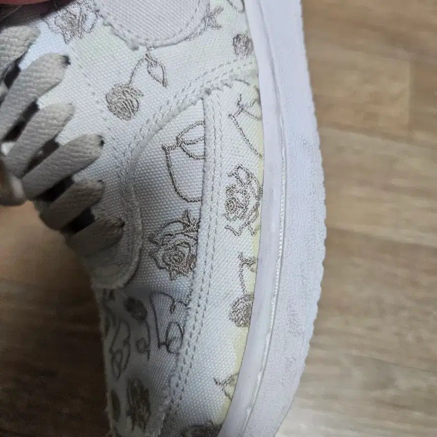 [BUNJANG] Nike Flower Pattern Sneakers (240mm) / 나이키 플라워 패턴 운동화 240사이즈