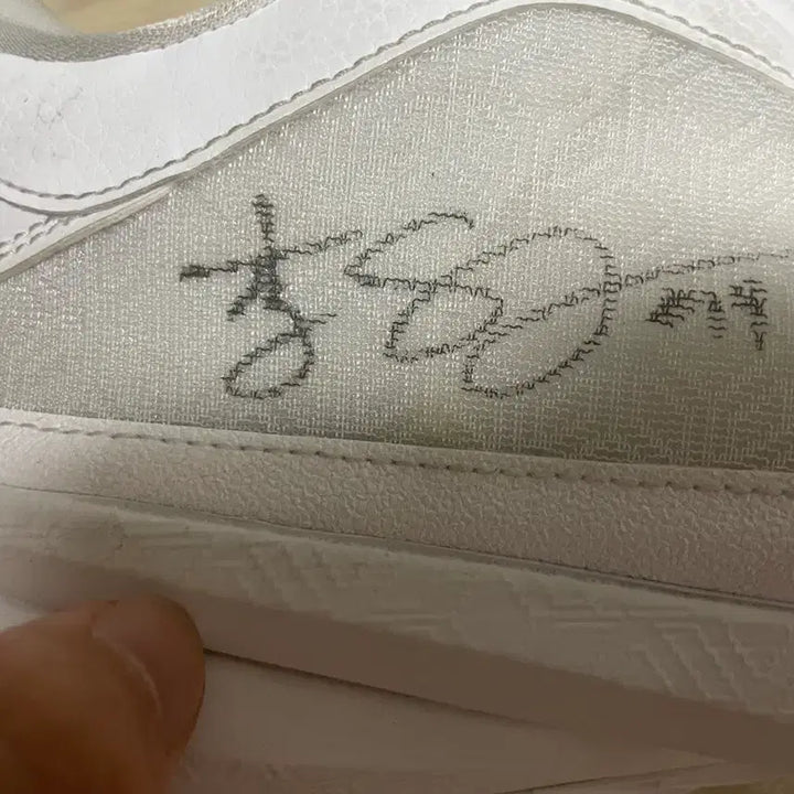 [SOLD OUT] 나이키 줌프릭5 화이트 275 농구화