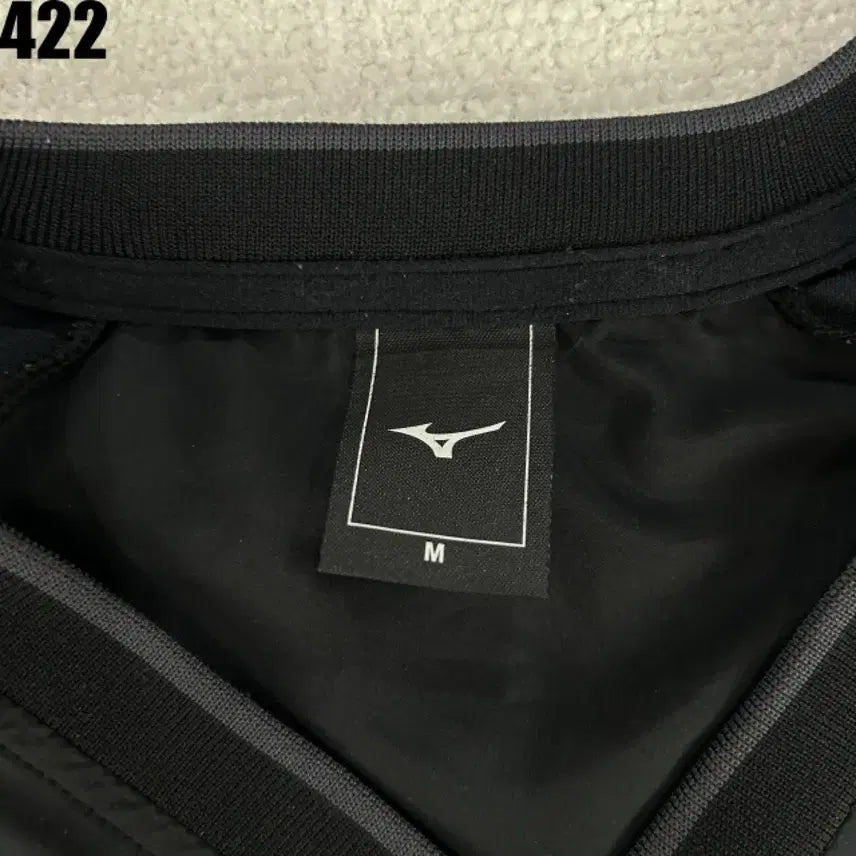 [BUNJANG] Mizuno Black Windbreaker Long Sleeve T-Shirt M / 미즈노 블랙 바람막이 긴팔 티셔츠 m
