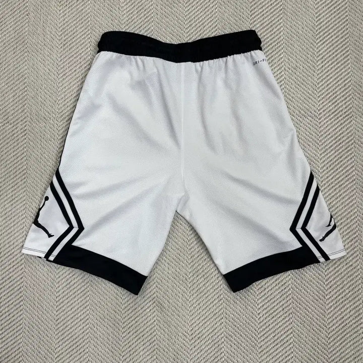 [BUNJANG] Nike Jordan Dri-FIT Basketball Shorts White Black M / 나이키 조던 DRI-FIT 농구 반바지 화이트 블랙 M
