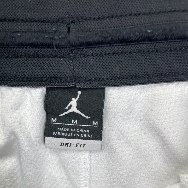 [BUNJANG] Nike Jordan Dri-FIT Basketball Shorts White Black M / 나이키 조던 DRI-FIT 농구 반바지 화이트 블랙 M