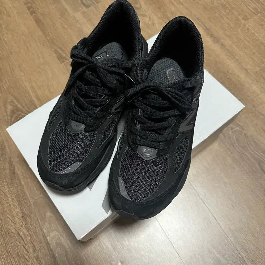 [SOLD OUT] [260] 뉴발란스 990v6 트리플블랙