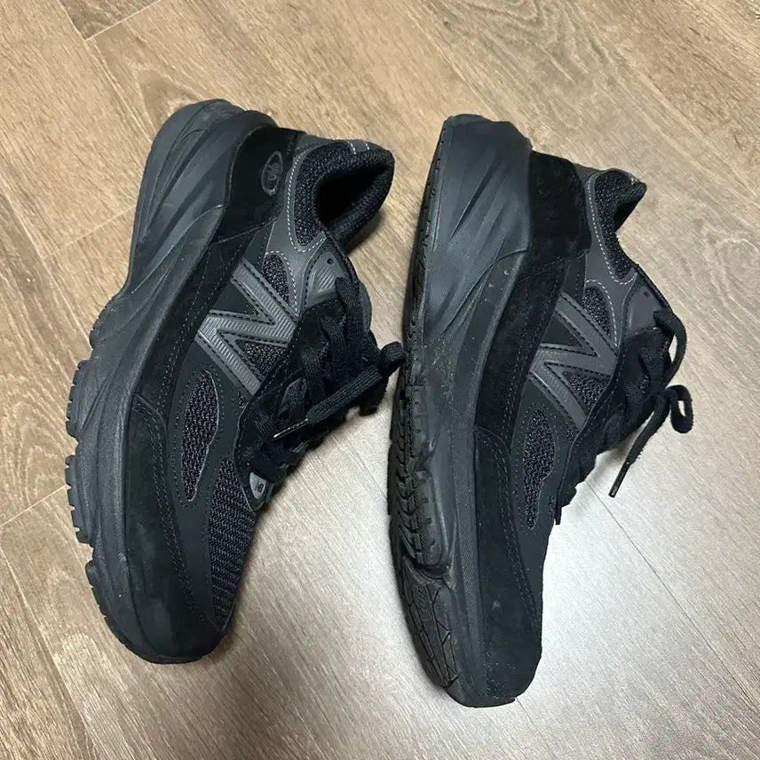 [SOLD OUT] [260] 뉴발란스 990v6 트리플블랙