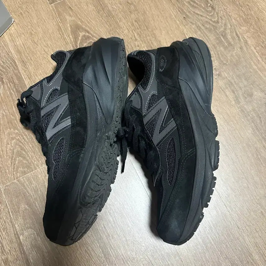 [SOLD OUT] [260] 뉴발란스 990v6 트리플블랙
