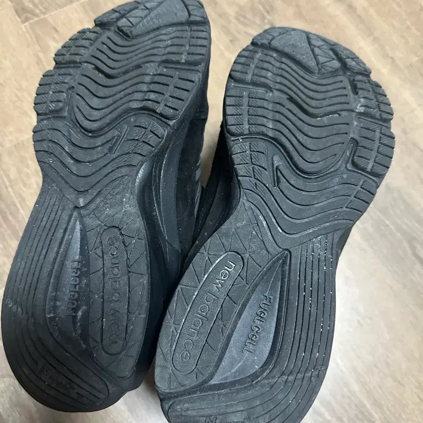 [SOLD OUT] [260] 뉴발란스 990v6 트리플블랙