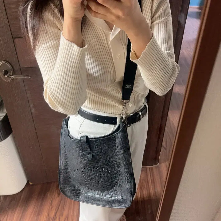 [BUNJANG] Genuine Leather Messenger Bag / 소가죽 메신저백