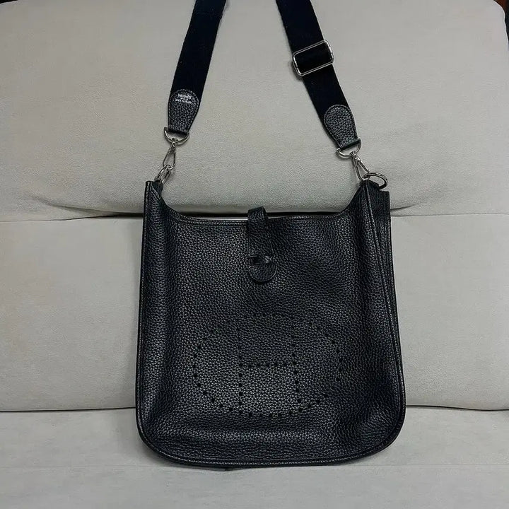 [BUNJANG] Genuine Leather Messenger Bag / 소가죽 메신저백