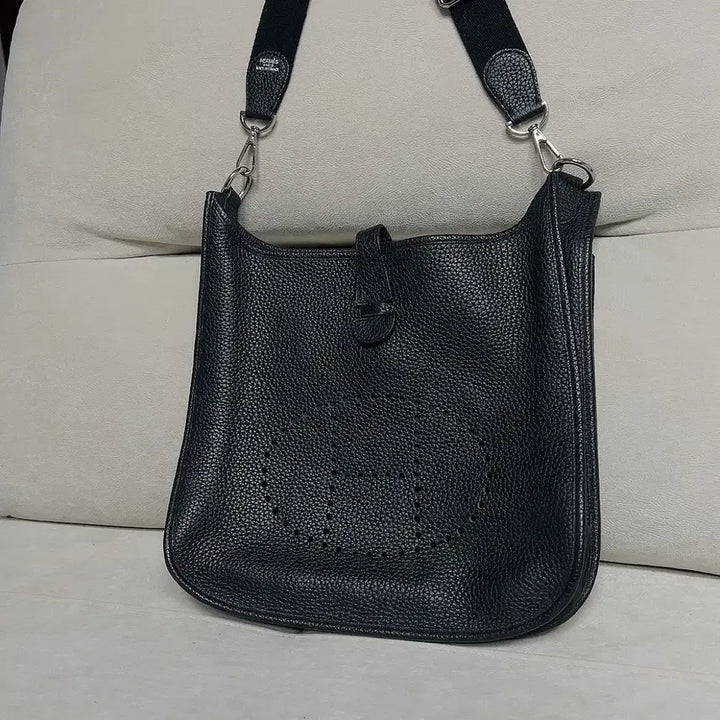 [BUNJANG] Genuine Leather Messenger Bag / 소가죽 메신저백