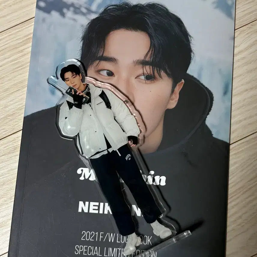 [SOLD OUT] 문빈 네이키드니스 미니도록 및 아크릴스탠드