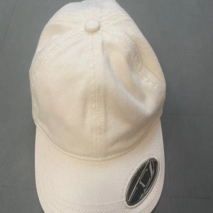 [BUNJANG] Diesel White Ball Cap / 디젤 화이트 볼캡