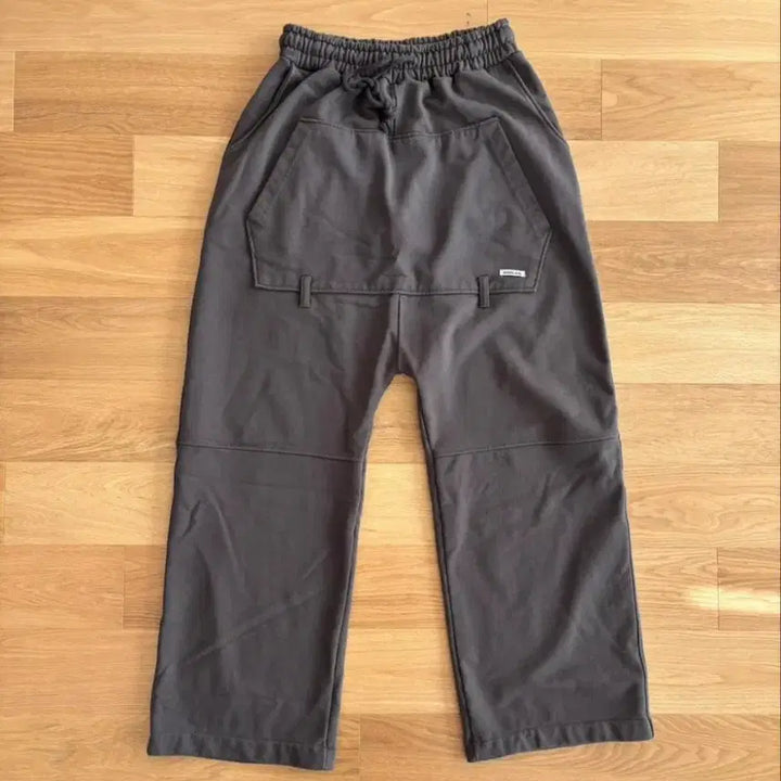 [BUNJANG] Angle Run Kangaroo Baggy Sweatpants / 앵글런 캥거루 배기 스웻 팬츠