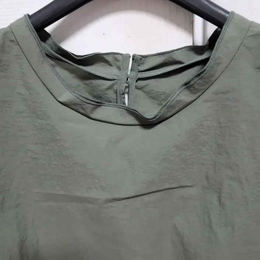 [BUNJANG] Mine Khaki Blouse Top Size 82 / 마인 블라우스 티 팔아요