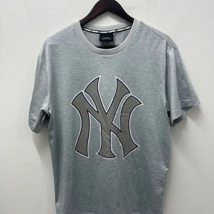 [SOLD OUT] [만원 아라비아빈티지] MLB 뉴욕 양키스 회색 반팔 티셔츠 105