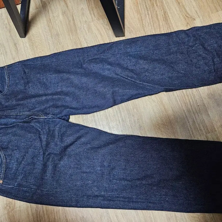 [SOLD OUT] LVC 55501 33 x 32 리지드 판매합니다.
