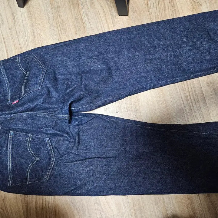 [SOLD OUT] LVC 55501 33 x 32 리지드 판매합니다.