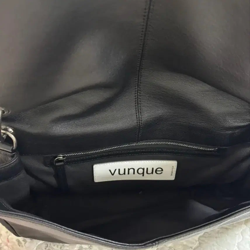 [BUNJANG] Vunque Perfect Tok About It Flap Shoulder Bag - Large / 분크 퍼펙 톡 어바웃 잇 플랩 숄더 라지