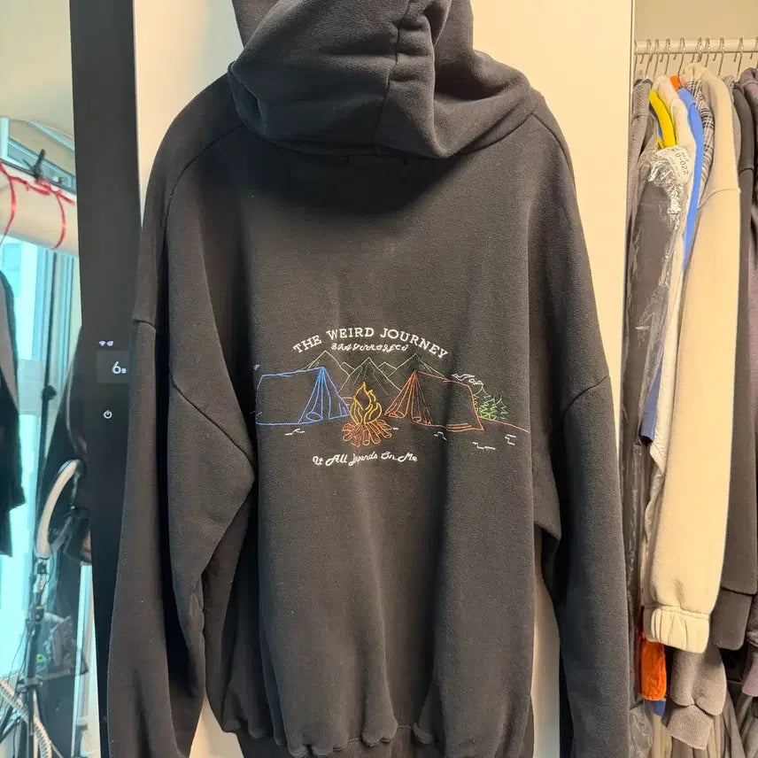 [BUNJANG] WEIRD JOURNEY Black Hoodie / WEIRD JOURNEY 검정색 후드티