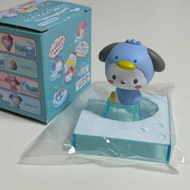 [BUNJANG] Sanrio Ice World Pochacco Penguin Figure / 산리오 아이스월드 빙하 포차코 펭귄 피규어