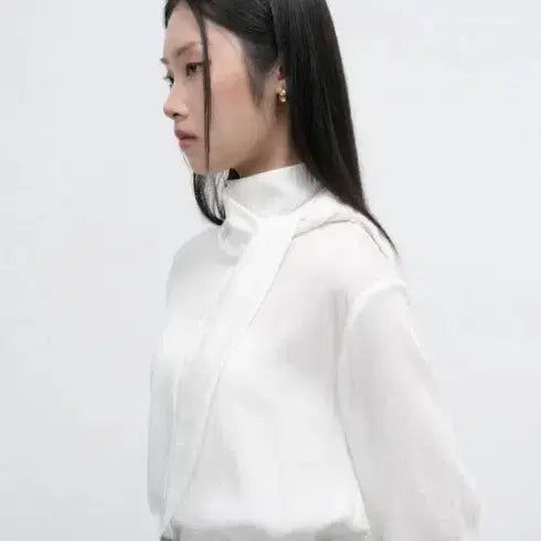 [BUNJANG] General Idea High-Neck Scarf Tie Blouse / 제너럴아이디어 하이넥 스카프 타이 블라우스