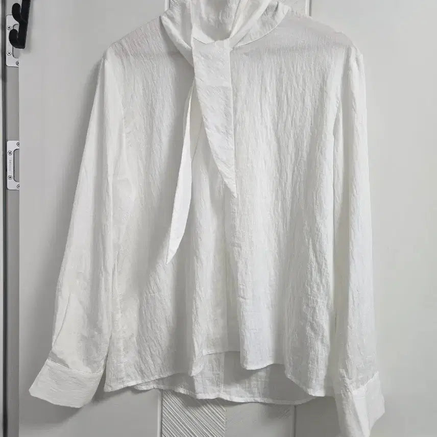 [BUNJANG] General Idea High-Neck Scarf Tie Blouse / 제너럴아이디어 하이넥 스카프 타이 블라우스