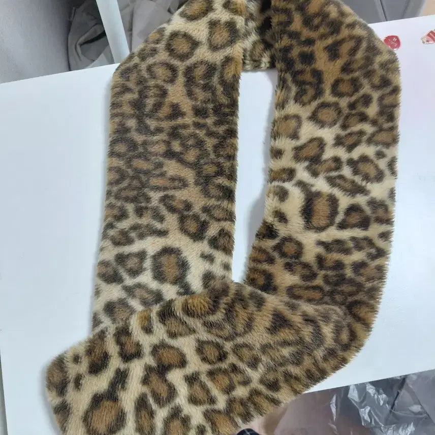 [BUNJANG] Golden Moca Leopard Fur Scarf / 골든모카 갸루 레오파드 퍼 목도리