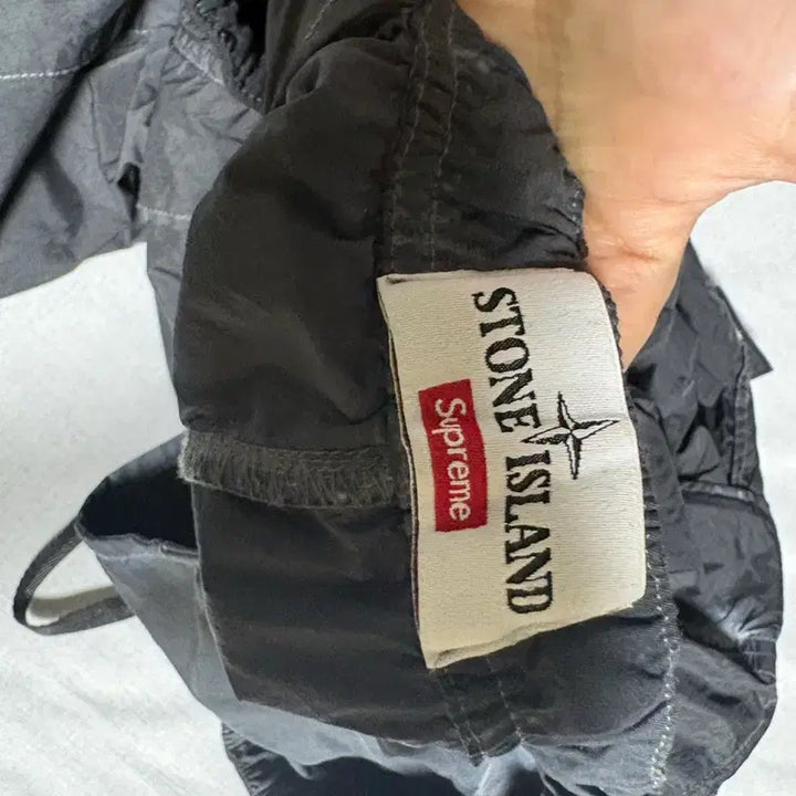 [BUNJANG] Supreme Stone Island Painted Camo Nylon Cargo Pants Black / [S]슈프림 스톤아일랜드 페인티드 카모 나일론 카고팬츠 블랙