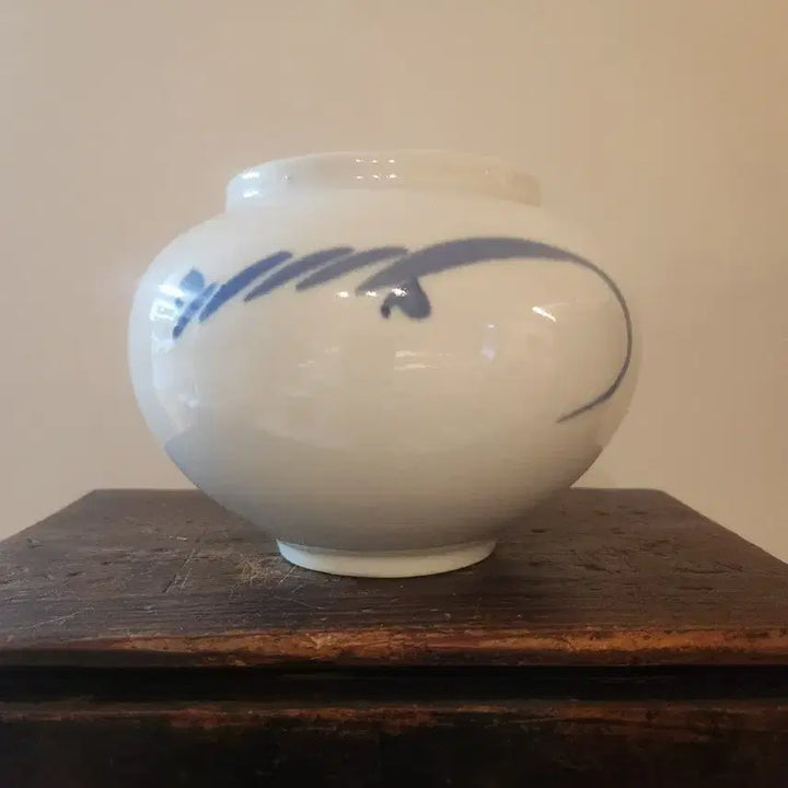 [BUNJANG] Hobong Jang Songmo Blue and White Porcelain Small Tea Pot / 무형문화재 호봉 장송모 작 청화백자 초화문 소호,차호