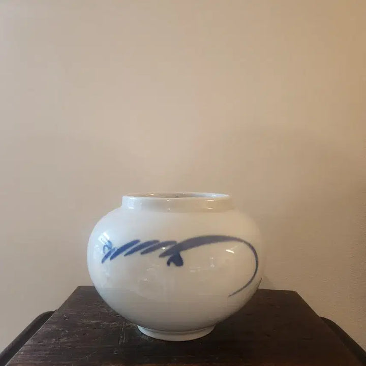 [BUNJANG] Hobong Jang Songmo Blue and White Porcelain Small Tea Pot / 무형문화재 호봉 장송모 작 청화백자 초화문 소호,차호