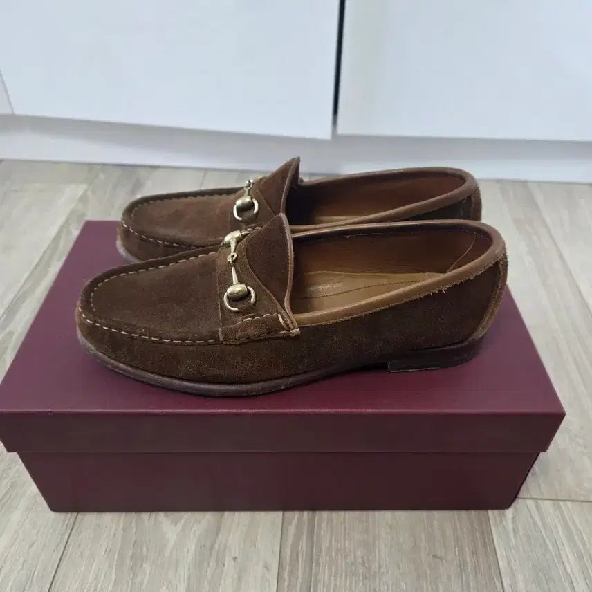 [SOLD OUT] 까르미나 홀스빗 로퍼 7uk 260