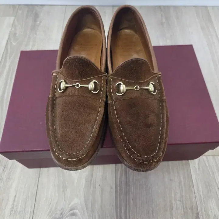 [SOLD OUT] 까르미나 홀스빗 로퍼 7uk 260