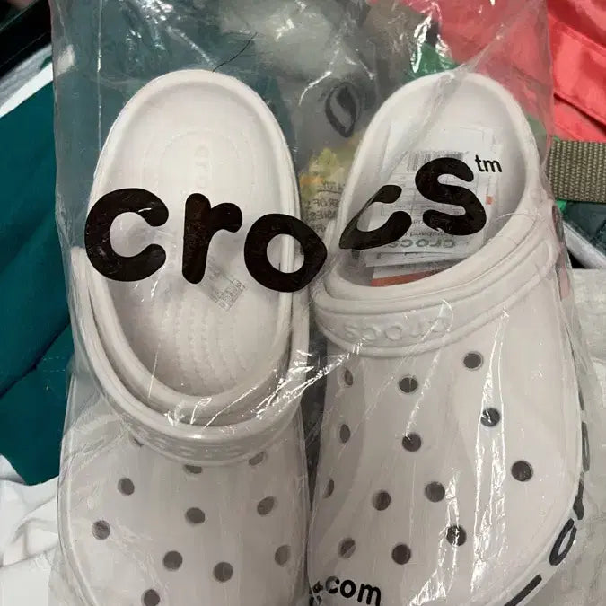[BUNJANG] Crocs White Sandals / 크록스 흰색 새거