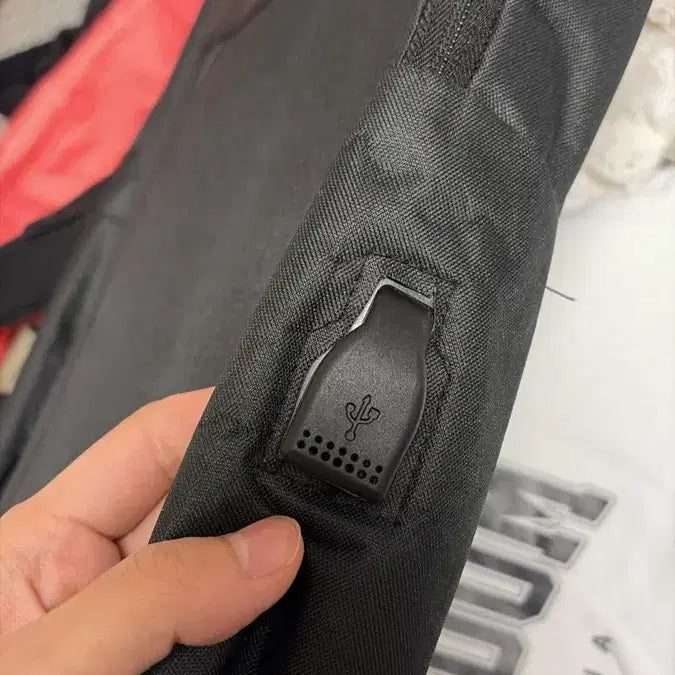 [BUNJANG] Black Backpack / 검정색 백팩 가방 새상
