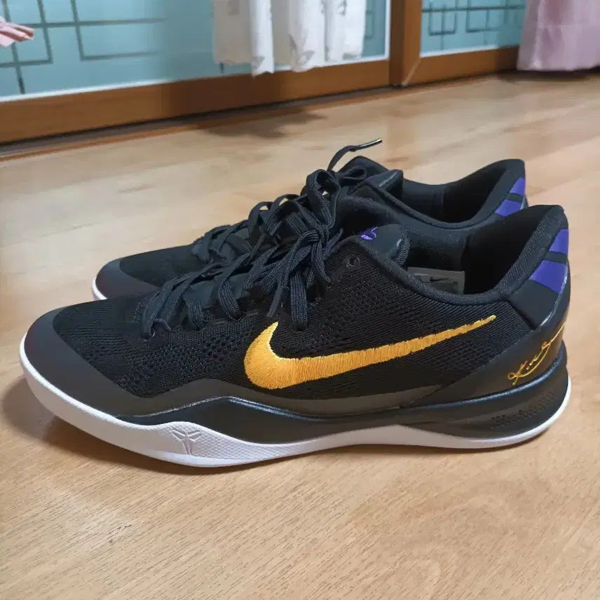 [SOLD OUT] 나이키 코비 8 프로트로 블랙 앤 골드 280