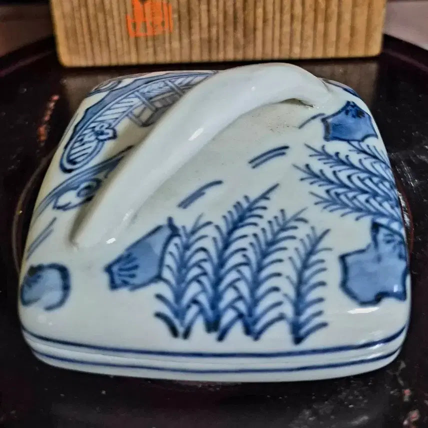 [BUNJANG] Blue-and-White Porcelain Tea Ceremony Incense Container with Wooden Case / 청화백자 다도향합