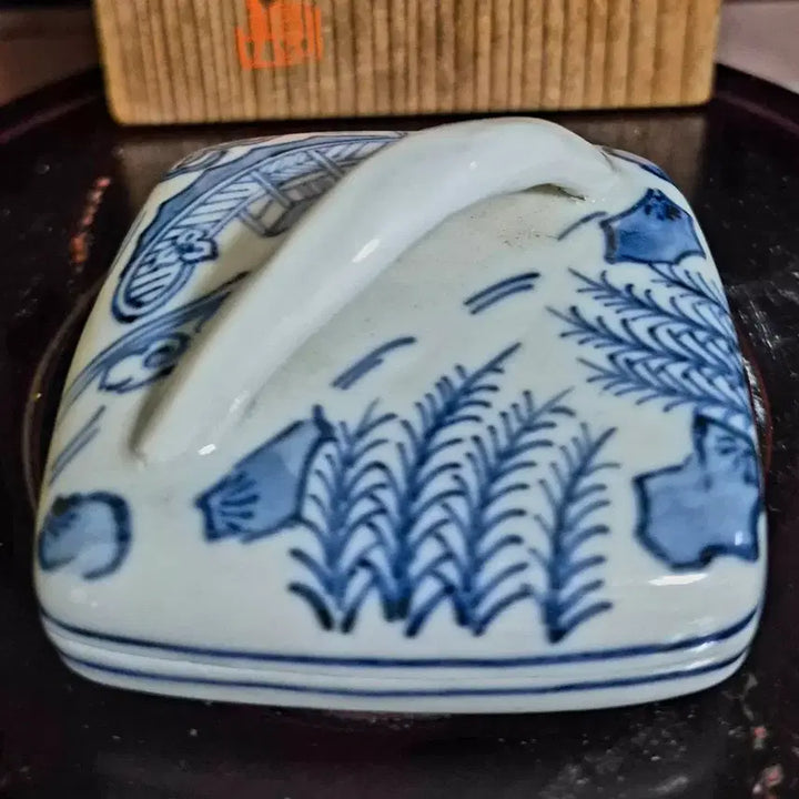 [BUNJANG] Blue-and-White Porcelain Tea Ceremony Incense Container with Wooden Case / 청화백자 다도향합