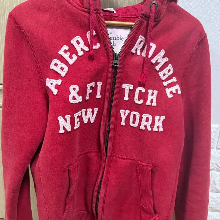 [BUNJANG] Abercrombie &amp; Fitch Vintage Red Hoodie / 빈티지 아베크롬비 레드 후드집업 빨강