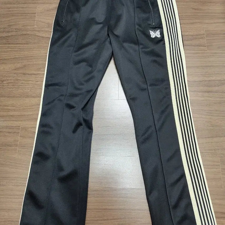 [BUNJANG] Needles Narrow Fit Track Pants Black/Cream S / 니들스 트랙팬츠 네로우핏 블랙/크림 s