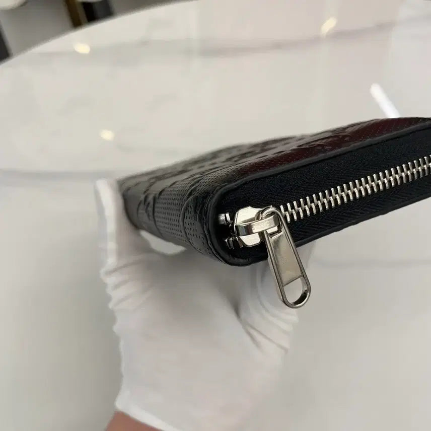 [BUNJANG] Gucci GG Embossing Zip Around Wallet / 구찌 GG 엠보싱 지퍼장지갑