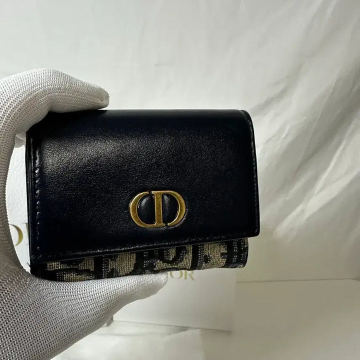 [BUNJANG] Dior Montaigne Veronia Bifold Wallet / 디올 몽테인 베로니아 반지갑 (OS)