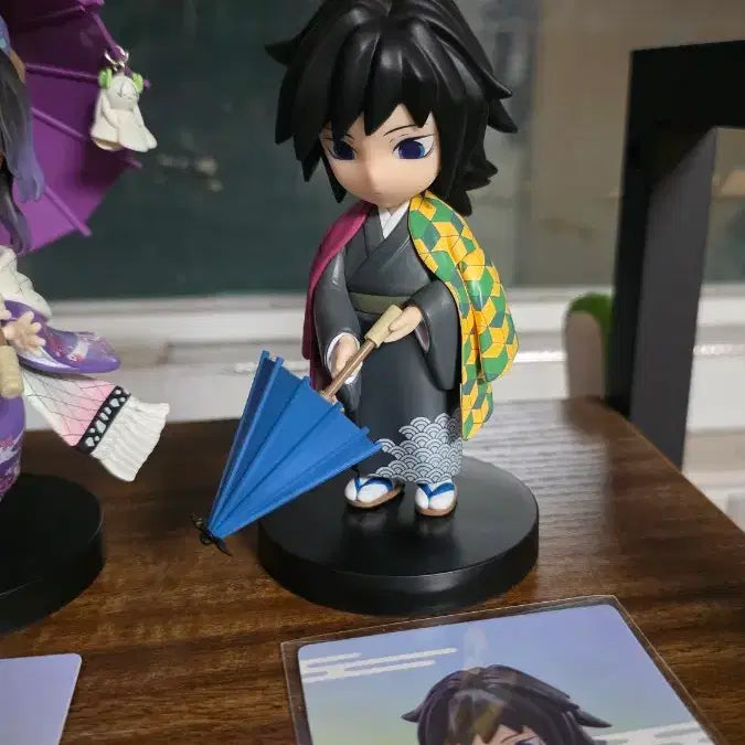 [BUNJANG] Demon Slayer Shinobu, Giyu Umbrella Concept Figures Bundle / (정품)장마 시노부, 장마 기유  일괄  귀멸의 칼날 피규어팝니다