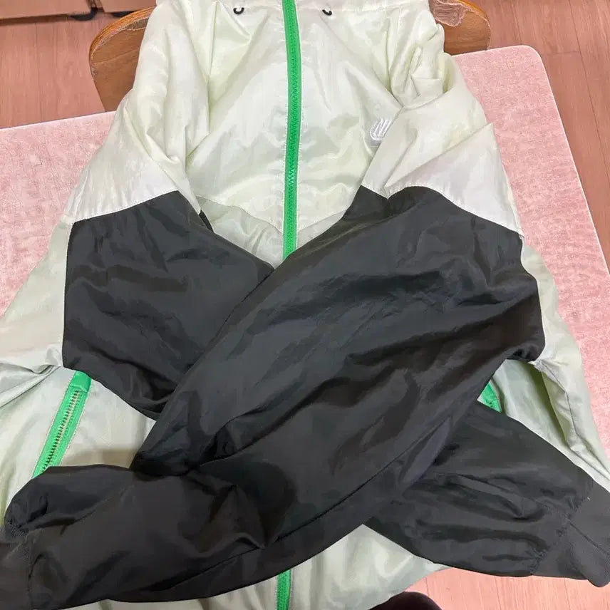 [BUNJANG] Nike NSW Windrunner Green Hooded Jacket / 나이키 NSW 윈드러너 그린 바람막이 후드자켓 택포