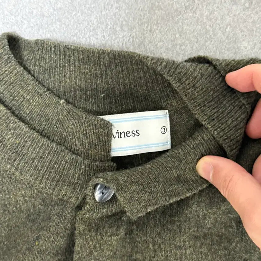 [BUNJANG] Waveyness Double Frame Round Neck Cardigan - Khaki / 웨이비니스 더블 프레임 라운드넥 가디건 카키