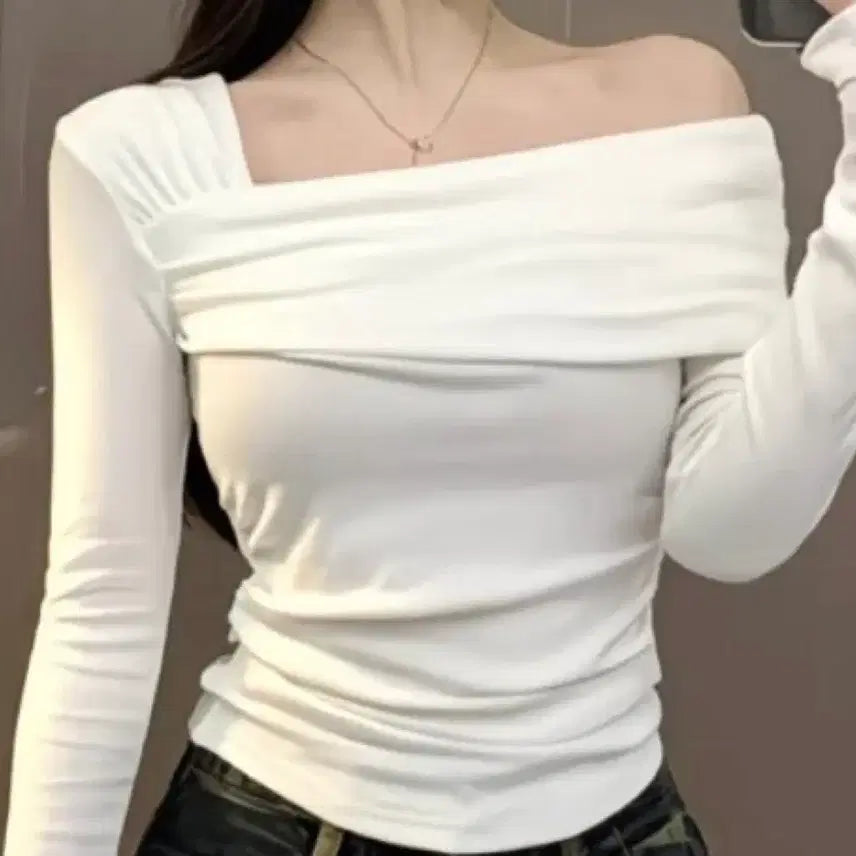 [BUNJANG] Off-Shoulder Long-Sleeve T-Shirt with Shirring Detail / 오프숄더 긴팔 티셔츠