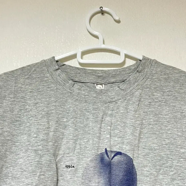 [BUNJANG] Grey Apple Lettering Short Sleeve T-Shirt / 회색 애플 사과 레터링 반팔티