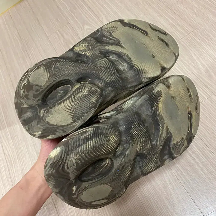 [SOLD OUT] 255 아디다스 이지폼러너 믹스크림
