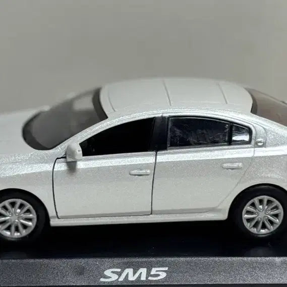 [BUNJANG] Renault Samsung SM5 White Miniature Car / 르노 삼성 SM5 화이트